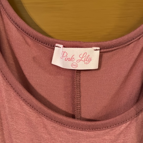 Size 3XL Women’s Mauve Pink Lily Romper w/ Fluttered Shorts - Picture 2 of 8